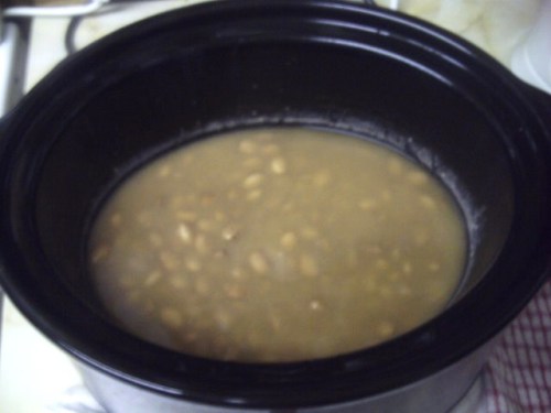Plain cooked pinto beans in the slow cooker